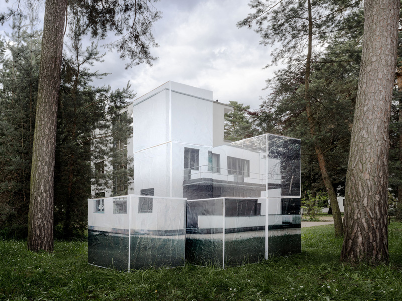 Georg Brückmann: 2017 Bauhaus Dessau 01, Haus Klee 01, Fine Art Print, 52 x 76 cm, Ed. 5 und 105 x 140 cm, Ed. 3

