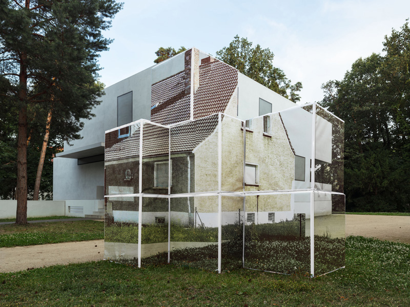 Georg Brückmann: 2017 Bauhaus Dessau 05, Haus Gropius 01, Fine Art Print, 52 x 76 cm, Ed. 5 und 105 x 140 cm, Ed. 3

