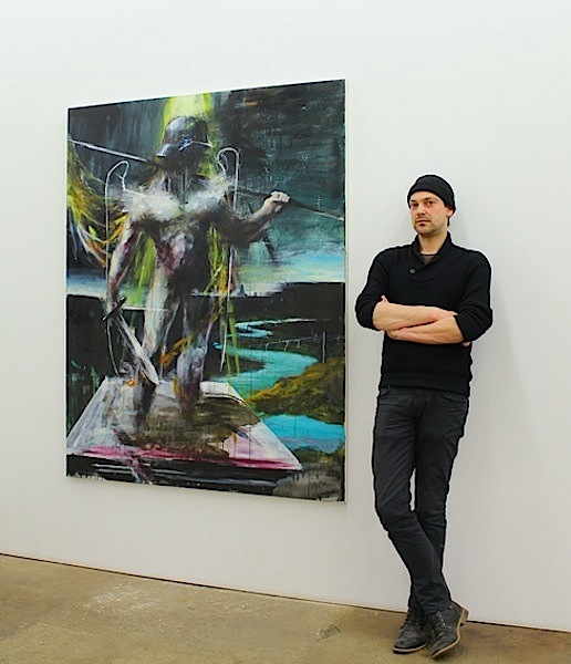 Alexander König in seiner Ausstellung

