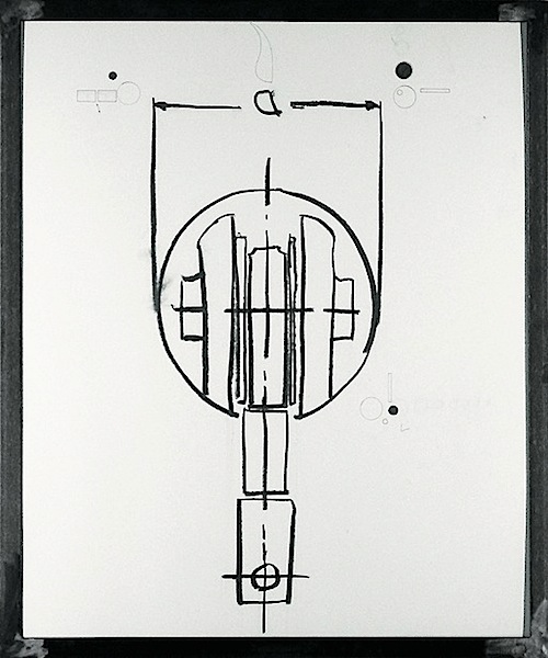 Klara Meinhardt: Kult #2: Pandora, 2016, Kohle, Graphit auf Papier, Stahl, 90 x 75 cm

